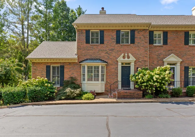 Photo 1 of Townhouse for sale at 802 Signal Mountain Blvd #111, Signal Mountain, TN 37377 | MLS# 1542360 | Listing updated on 2026-09-21