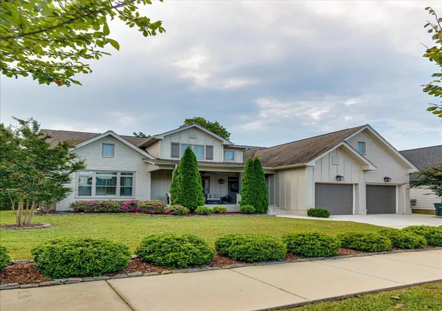 Photo 3 of Single family home for sale at 555 Alston Dr, Chattanooga, TN 37419 | MLS# 1541633 | Listing updated on 2026-09-30
