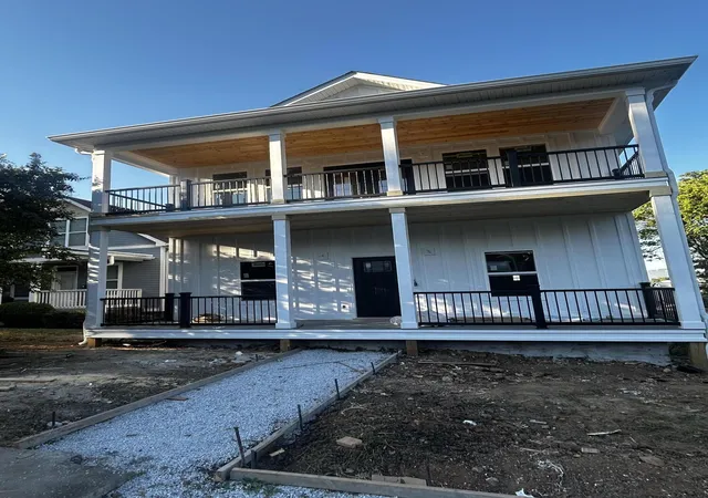Photo 1 of Single family home for sale at 808 E 10th St, Chattanooga, TN 37403 | MLS# 1541797 | Listing updated on 2026-09-10