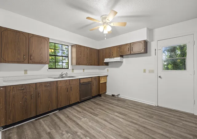 Listing Photo 3 - Condo for sale in building located at 3729 Monte Vis Dr, Chattanooga, TN 37411