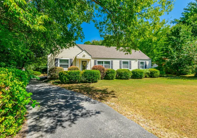 Photo 2 of Sale Pending at 3601 Glendon Dr, Chattanooga, TN 37411 | MLS# 1542908 | Listing updated on 2026-09-27