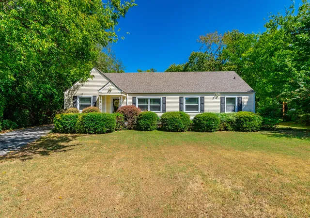 Photo 3 of Sale Pending at 3601 Glendon Dr, Chattanooga, TN 37411 | MLS# 1542908 | Listing updated on 2026-09-27
