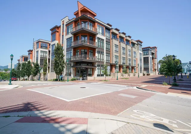 Photo 1 of Sale Pending at 129 Walnut St #Unit 438, Chattanooga, TN 37403 | MLS# 1541942 | Listing updated on 2026-09-08