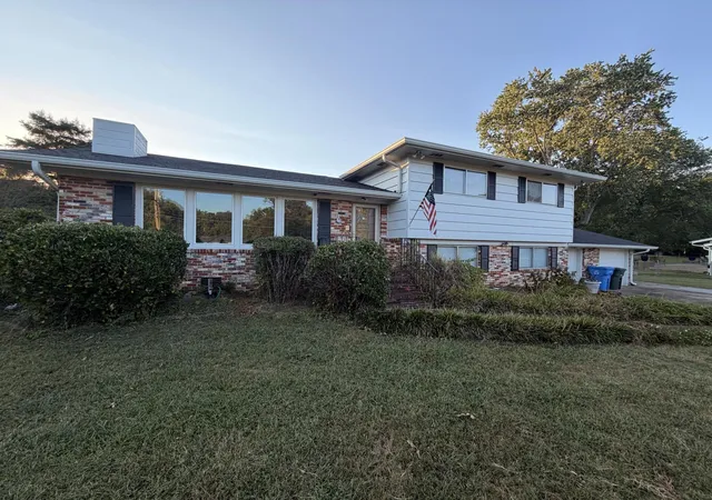 Photo 2 of Single family home for sale at 1815 Clayton Dr, Chattanooga, TN 37421 | MLS# 1542109 | Listing updated on 2026-09-09