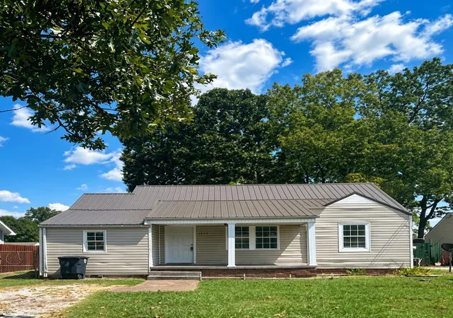 Photo 1 of Single family home for sale at 1614 Prater Rd, Chattanooga, TN 37412 | MLS# 1541760 | Listing updated on 2026-09-09