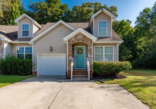Photo 2 of Townhouse for sale at 1699 Short Leaf Ln, Soddy Daisy, TN 37379 | MLS# 1541794 | Listing updated on 2026-09-21