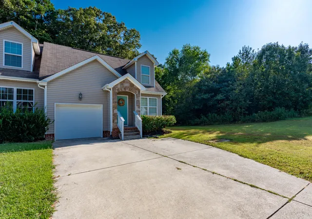 Photo 3 of Townhouse for sale at 1699 Short Leaf Ln, Soddy Daisy, TN 37379 | MLS# 1541794 | Listing updated on 2026-09-21