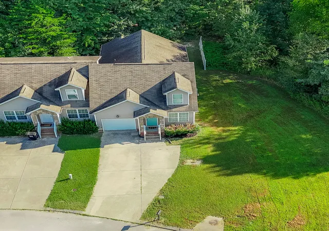 Photo 4 of Townhouse for sale at 1699 Short Leaf Ln, Soddy Daisy, TN 37379 | MLS# 1541794 | Listing updated on 2026-09-21