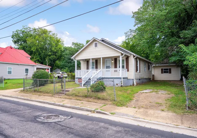 Photo 2 of Single family home for sale at 1310 Roanoke Ave, Chattanooga, TN 37406 | MLS# 1541934 | Listing updated on 2026-09-09
