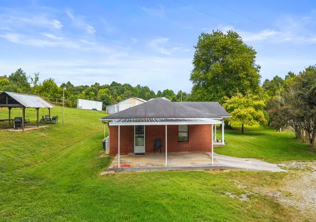 Photo 3 of Single family home for sale at 1061 Highway 163, Calhoun, TN 37309 | MLS# 1542416 | Listing updated on 2026-09-08