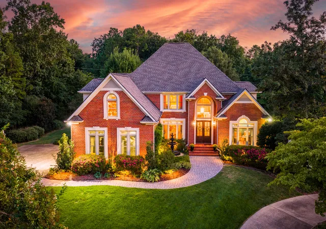 Photo 2 of Single family home for sale at 5718 Mountain Grv Dr, Chattanooga, TN 37421 | MLS# 1542058 | Listing updated on 2026-09-09