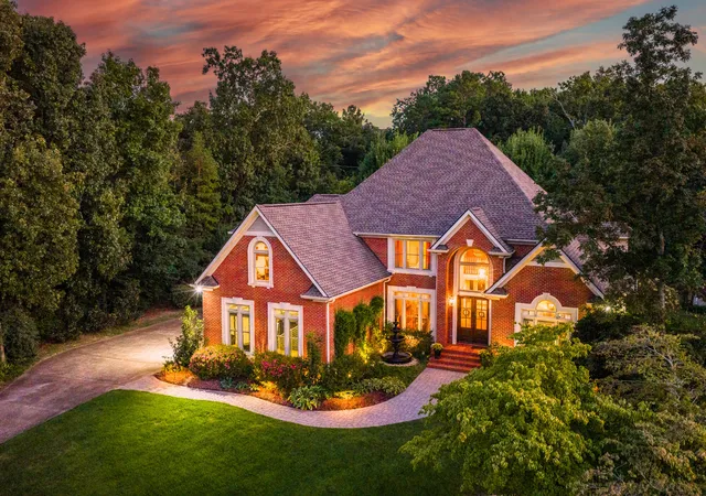 Photo 2 of Single family home for sale at 5718 Mountain Grv Dr, Chattanooga, TN 37421 | MLS# 1542058 | Listing updated on 2026-09-09