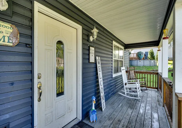 Photo 3 of Single family home for sale at 684 Debbie Ln, Ringgold, GA 30736 | MLS# 1541890 | Listing updated on 2026-09-21