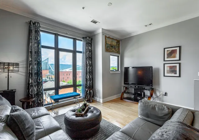 Photo 1 of Condo for sale at 129 Walnut St #132, Chattanooga, TN 37403 | MLS# 1541878 | Listing updated on 2026-09-01