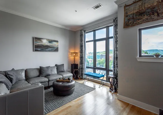 Photo 2 of Condo for sale at 129 Walnut St #132, Chattanooga, TN 37403 | MLS# 1541878 | Listing updated on 2026-10-05