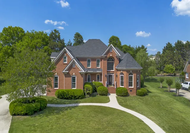 Photo 2 of Single family home for sale at 9713 Windrose Cir, Chattanooga, TN 37421 | MLS# 1541882 | Listing updated on 2026-09-01