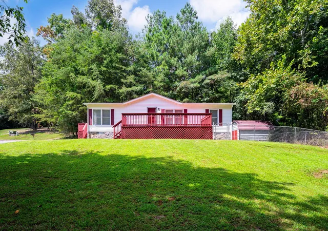 Photo 2 of Sale Pending at 3004 Chase Dr, Rossville, GA 30741 | MLS# 1541892 | Listing updated on 2026-09-15