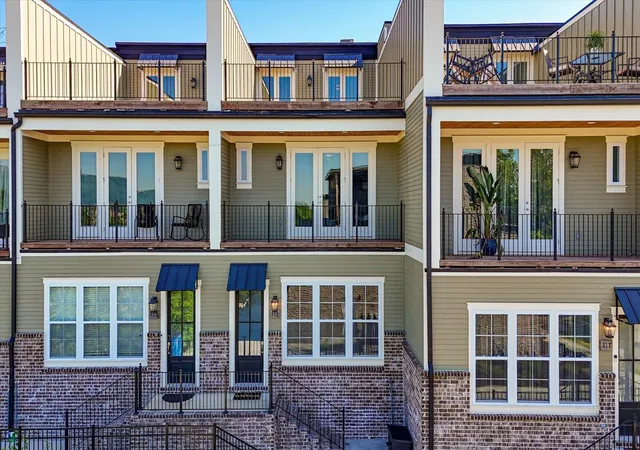 Photo 1 of Condo for sale at 829 S Greenwood Ave #113, Chattanooga, TN 37404 | MLS# 1541948 | Listing updated on 2026-09-03