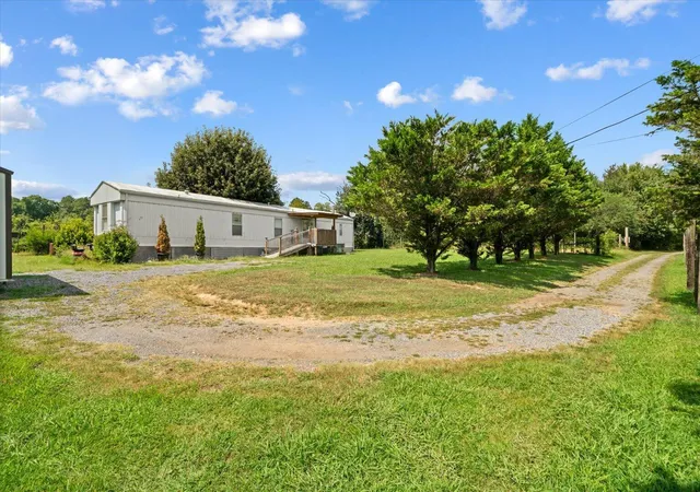 Photo 3 of Single family home for sale at 1506 Meadowlark Dr NE, Dalton, GA 30721 | MLS# 1542269 | Listing updated on 2026-09-06