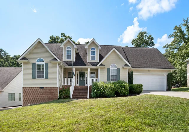 Single family home for sale at 633 Hidden Oaks Dr, Flintstone, GA 30725 | MLS# 1541963