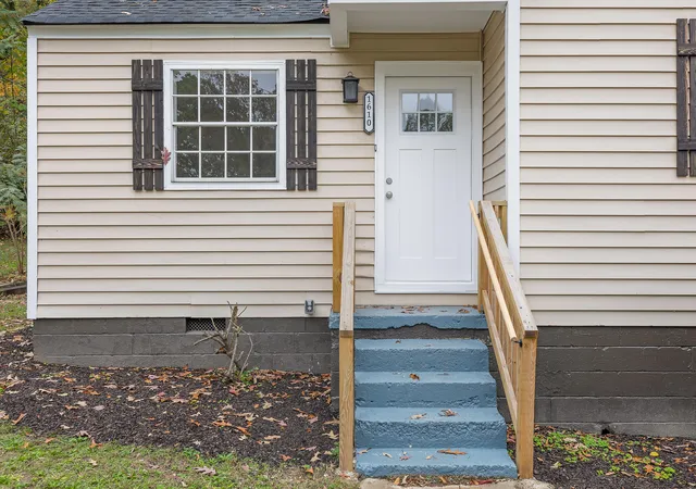 Photo 2 of Single family home for sale at 1610 Parkway Dr, Chattanooga, TN 37406 | MLS# 1541917 | Listing updated on 2026-09-01