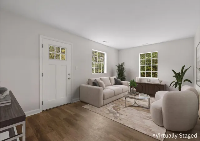 Photo 3 of Single family home for sale at 1610 Parkway Dr, Chattanooga, TN 37406 | MLS# 1541917 | Listing updated on 2026-09-01