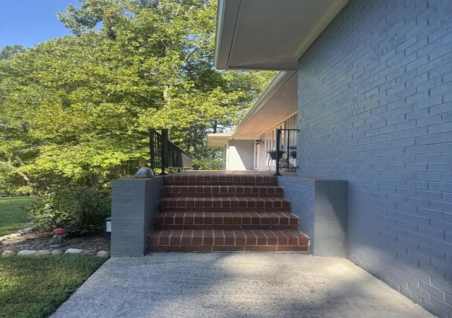 Photo 3 of Single family home for sale at 200 Dogwood Cir, La Fayette, GA 30728 | MLS# 1541957 | Listing updated on 2026-09-11