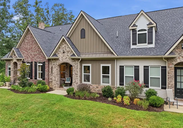 Photo 2 of Townhouse for sale at 154 G Founding Way, Lookout Mountain, GA 30750 | MLS# 1542215 | Listing updated on 2026-09-14