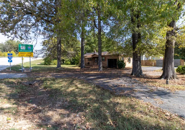 Photo 3 of Sale Pending at 5945 Shaw Ave, Chattanooga, TN 37421 | MLS# 1541952 | Listing updated on 2026-09-23