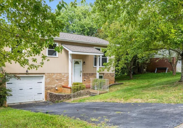 Photo 1 of Sale Pending at 9005 Waconda Shore Dr, Chattanooga, TN 37416 | MLS# 1542098 | Listing updated on 2026-09-11