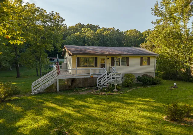 Photo 3 of Single family home for sale at 3501 Wilson Ave, Signal Mountain, TN 37377 | MLS# 1542355 | Listing updated on 2026-09-19