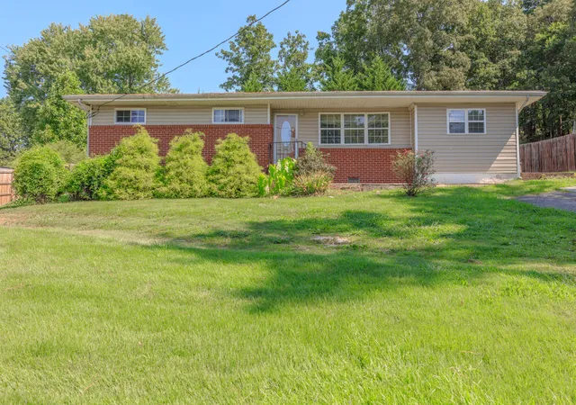 Photo 1 of Single family home for sale at 944 Hurtt Rd, Chickamauga, GA 30707 | MLS# 1541953 | Listing updated on 2026-09-02