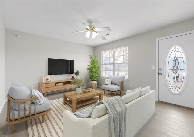 Photo 3 of Sale Pending at 4421 Kayla Cir, Chattanooga, TN 37406 | MLS# 1541986 | Listing updated on 2026-10-13