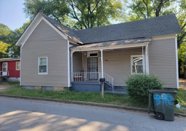 Single family home for sale at 1318 Bradt St, Chattanooga, TN 37406 | MLS# 1542200
