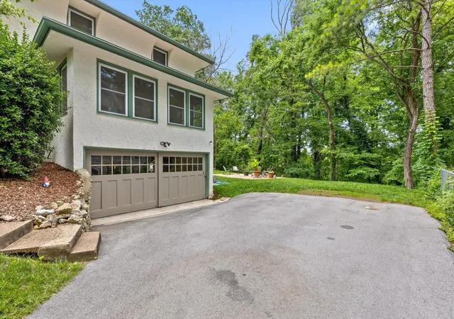 Photo 3 of Single family home for sale at 313 Crestway Dr, Chattanooga, TN 37411 | MLS# 1541971 | Listing updated on 2026-09-02