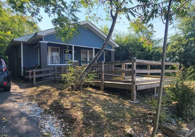 Photo 2 of Single family home for sale at 1402 Bradt St, Chattanooga, TN 37406 | MLS# 1542201 | Listing updated on 2026-09-04