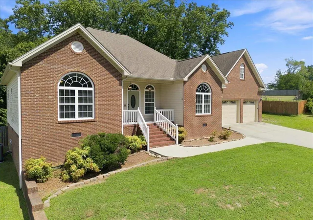 Photo 3 of Sale Pending at 429 Olivia Ln, Soddy Daisy, TN 37379 | MLS# 1542018 | Listing updated on 2026-09-05