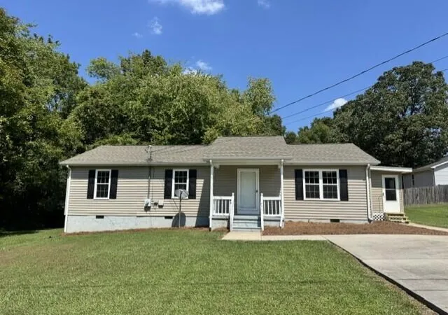 Photo 2 of Single family home for sale at 309 W Oak St, Chatsworth, GA 30705 | MLS# 1541982 | Listing updated on 2026-09-15