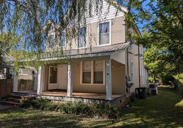 Photo 2 of Multi family home for sale at 407 Colville St, Chattanooga, TN 37405 | MLS# 1544194 | Listing updated on 2026-10-07