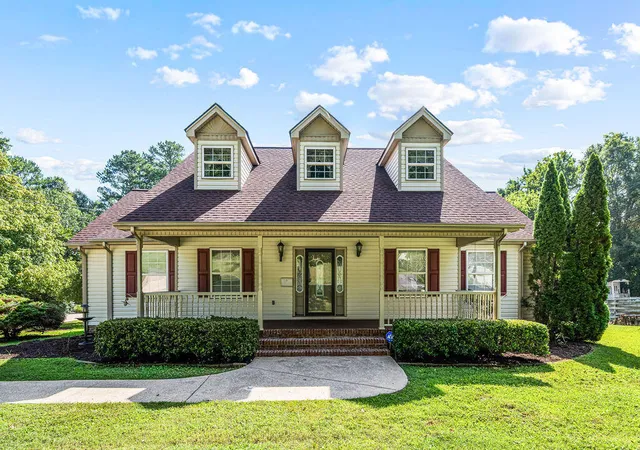 Photo 1 of Single family home for sale at 221 Dailey Hl Cir, Ringgold, GA 30736 | MLS# 1542096 | Listing updated on 2026-09-03