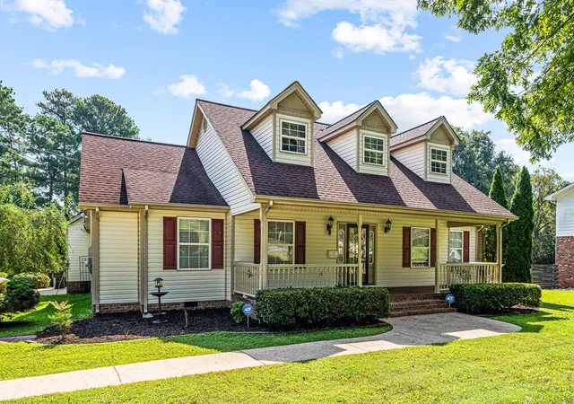 Photo 2 of Single family home for sale at 221 Dailey Hl Cir, Ringgold, GA 30736 | MLS# 1542096 | Listing updated on 2026-09-03