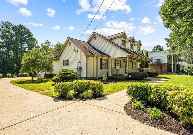 Photo 4 of Single family home for sale at 221 Dailey Hl Cir, Ringgold, GA 30736 | MLS# 1542096 | Listing updated on 2026-09-03