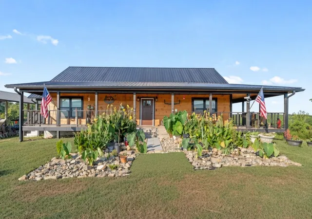 Photo 2 of Single family home for sale at 5709 Old Federal Rd S, Chatsworth, GA 30705 | MLS# 1542321 | Listing updated on 2026-09-11