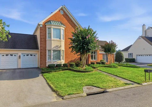 Photo 2 of Single family home for sale at 1525 Heritage Landing Dr, Chattanooga, TN 37405 | MLS# 1542173 | Listing updated on 2026-09-04