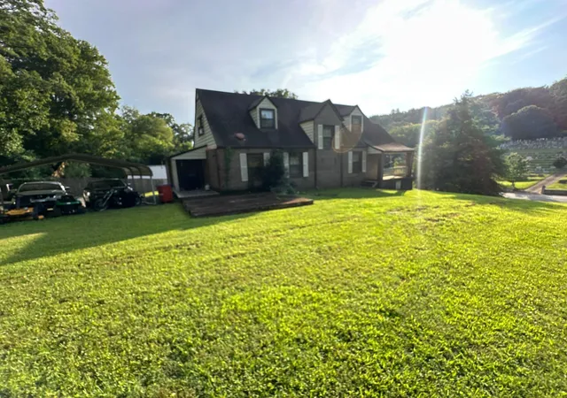 Photo 1 of Single family home for sale at 525 Hedgewood Dr, Chattanooga, TN 37405 | MLS# 1542444 | Listing updated on 2026-09-09