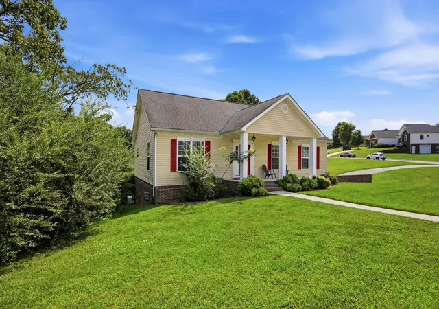 Photo 2 of Single family home for sale at 10439 Sovereign Pointe Dr, Soddy Daisy, TN 37379 | MLS# 1542080 | Listing updated on 2026-09-03