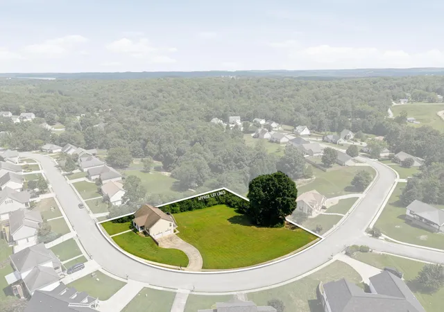 Photo 3 of Single family home for sale at 10439 Sovereign Pointe Dr, Soddy Daisy, TN 37379 | MLS# 1542080 | Listing updated on 2026-09-03