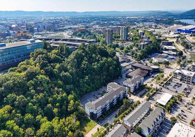 Listing Photo 2 - Condo for sale in building located at 782 Riverfront Pkwy, Chattanooga, TN 37402 - Unit #318
