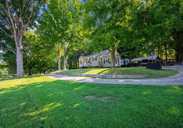 Photo 2 of Single family home for sale at 805 Lead Mine Valley Rd Sw, Cleveland, TN 37311 | MLS# 1542090 | Listing updated on 2026-09-03