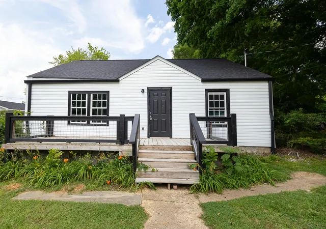 Photo 1 of Sale Pending at 207 Napier St, La Fayette, GA 30728 | MLS# 1542193 | Listing updated on 2026-09-20